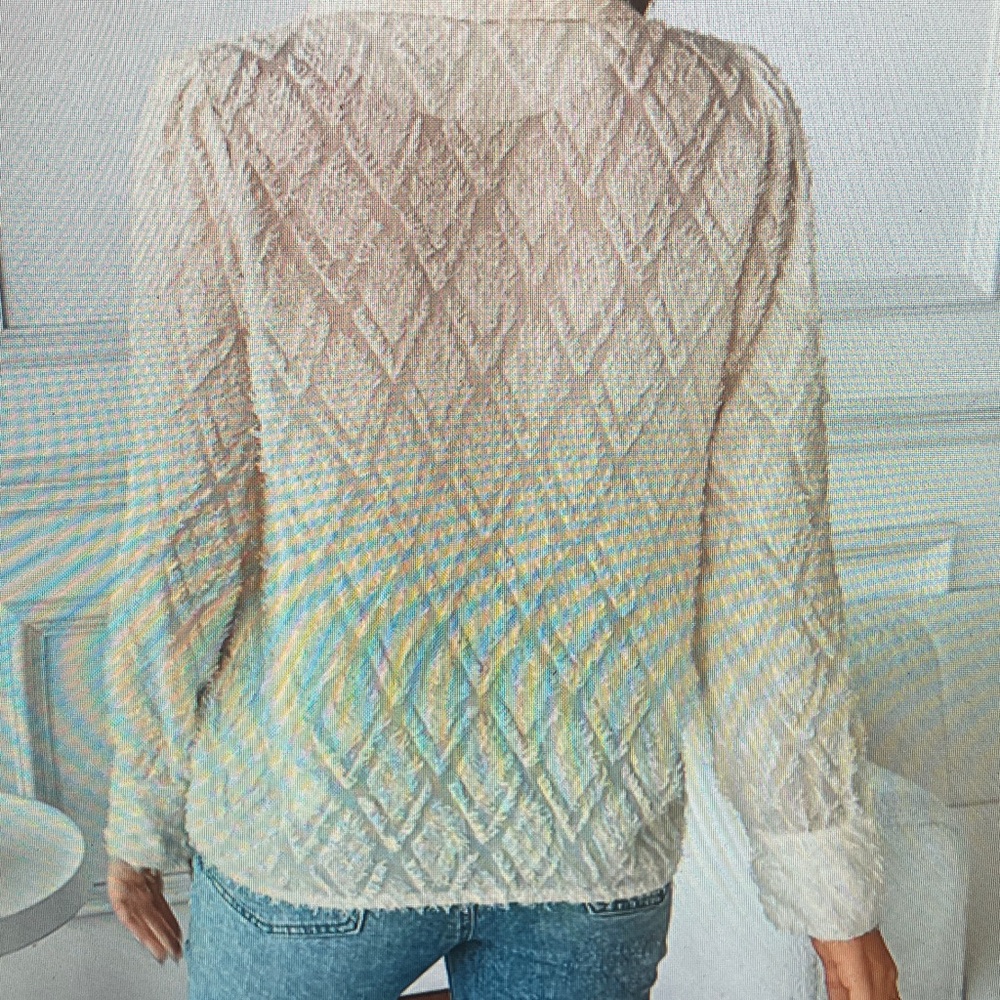 Elegant Cream Women's Top - Picture 4 of 4